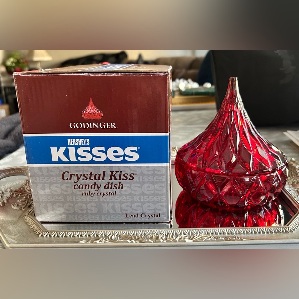 ✨✨Godinger Ruby Crystal Hershey’s Kisses Candy Dish✨✨